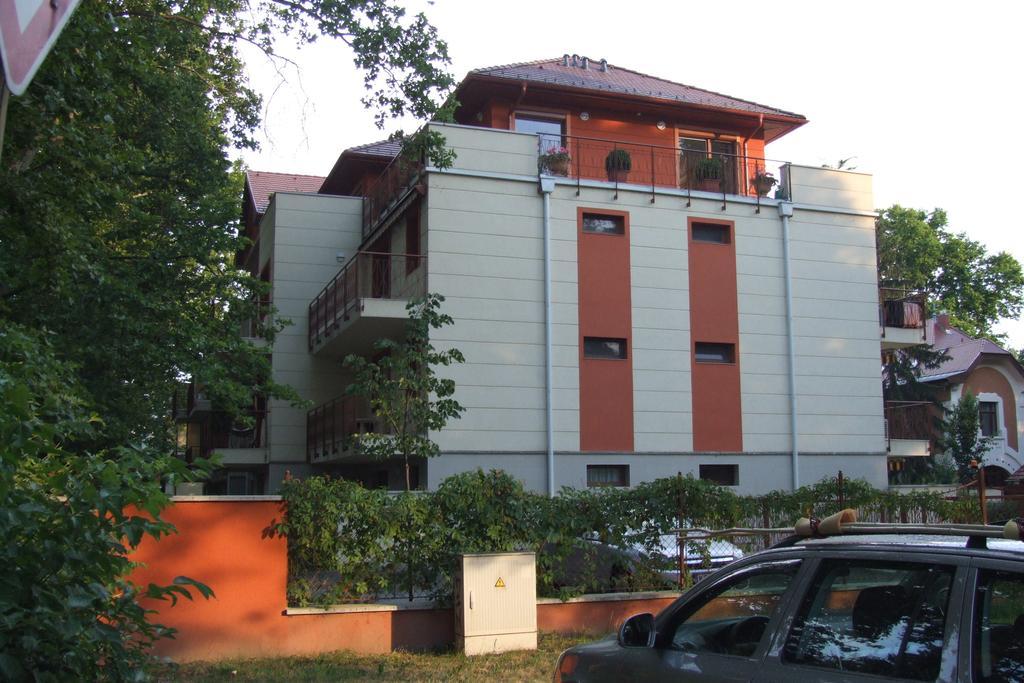 Villa Palazzo Apartments Siofok Exterior photo